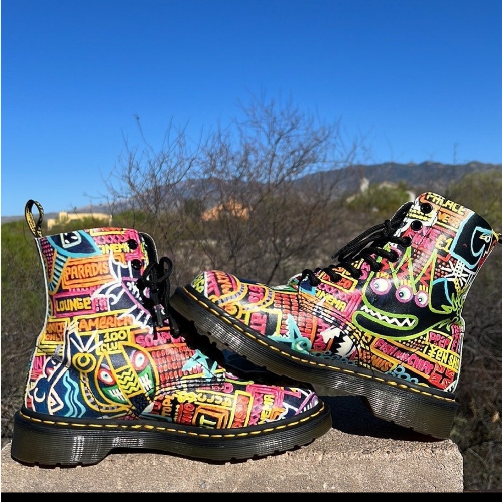 Dr. Martens x Mark Wigan KABOOM GRAFFITI Pascal Boots - Picture 3 of 17